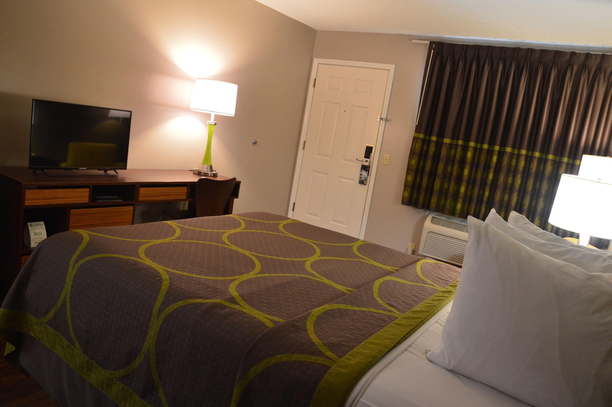 Super 8 By Wyndham Madison Hotel Exterior photo