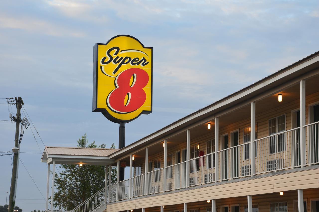 Super 8 By Wyndham Madison Hotel Exterior photo